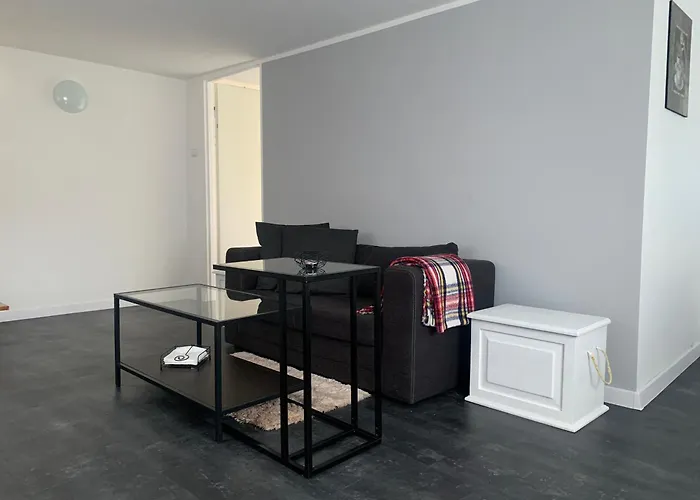 Dom Z Sadem בית נופש *